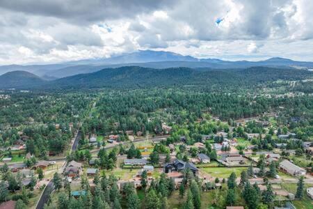 Cabin~Views~Heart Of Town~W&D~Fireplace~Kitchen 伍德兰帕克 外观 照片