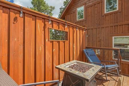 Cabin~Views~Heart Of Town~W&D~Fireplace~Kitchen 伍德兰帕克 外观 照片