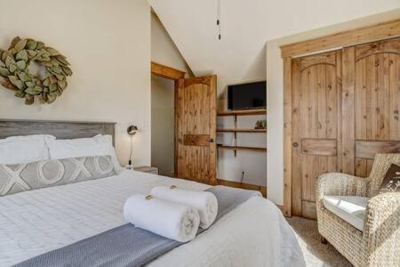 Cabin~Views~Heart Of Town~W&D~Fireplace~Kitchen 伍德兰帕克 外观 照片